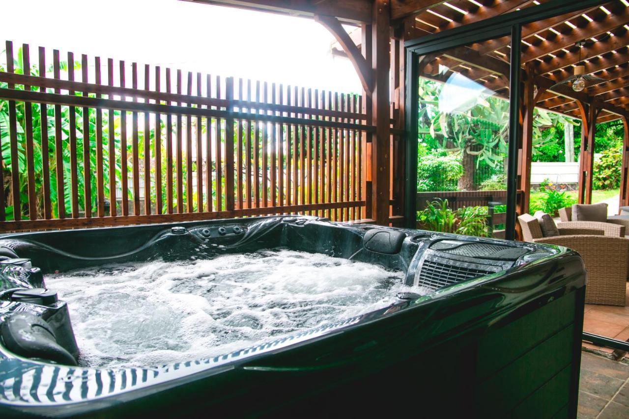 Villa Le Colonial Zen - T4 A 5 Mn Aeroport 생트 마리 외부 사진