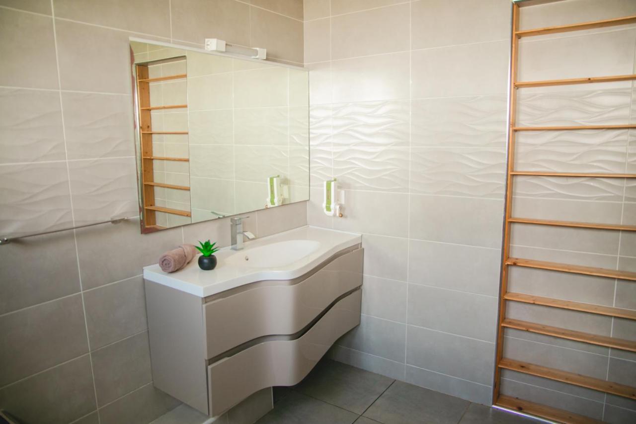 Villa Le Colonial Zen - T4 A 5 Mn Aeroport 생트 마리 외부 사진