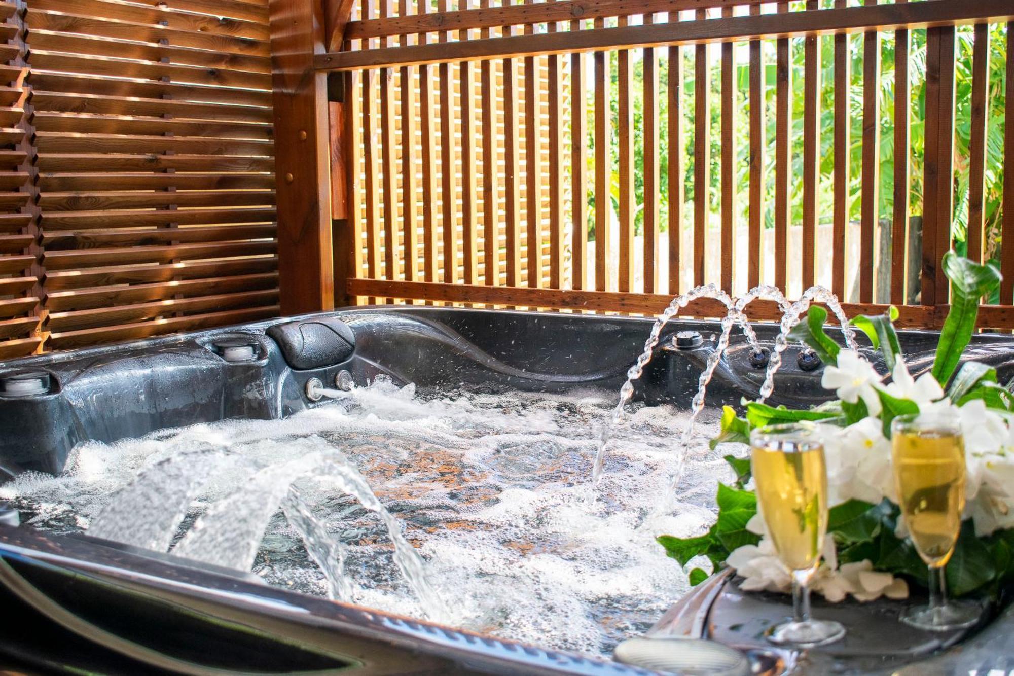 Villa Le Colonial Zen - T4 A 5 Mn Aeroport 생트 마리 외부 사진